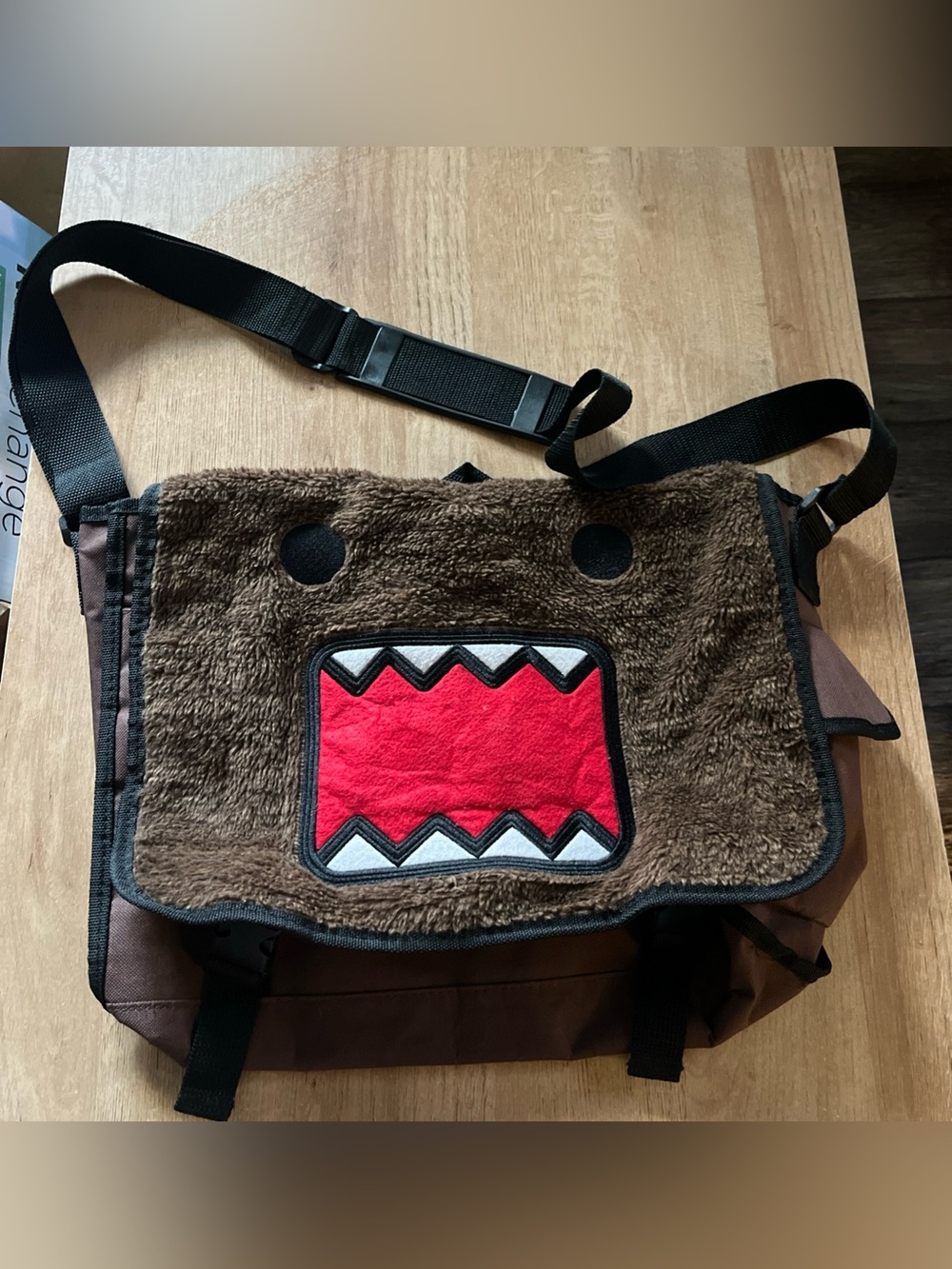 Y2K VERY RARE DOMO KUN Collector 12 x 15 Messenger Bag 2011 Great Condition
